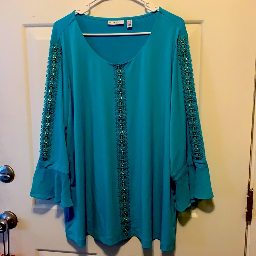 Susan graver dressy shirt in excellent condition